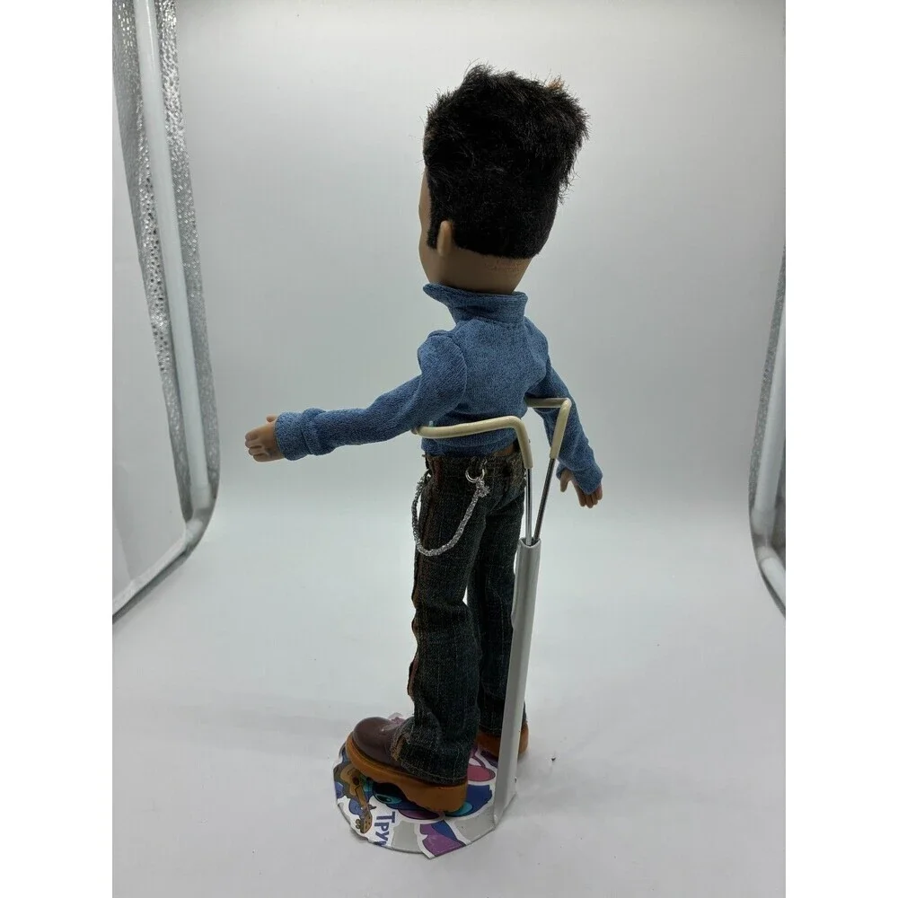 Bratz Boyz Eitan Doll with Blue Shirt & Jeans - MGA Entertainment